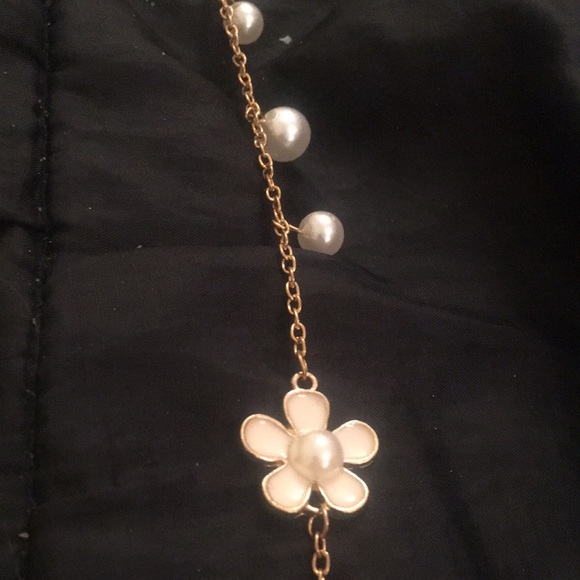 COPY - NWT necklace. Gold chain with pearls and white enamel daisies. - Picture 3 of 7